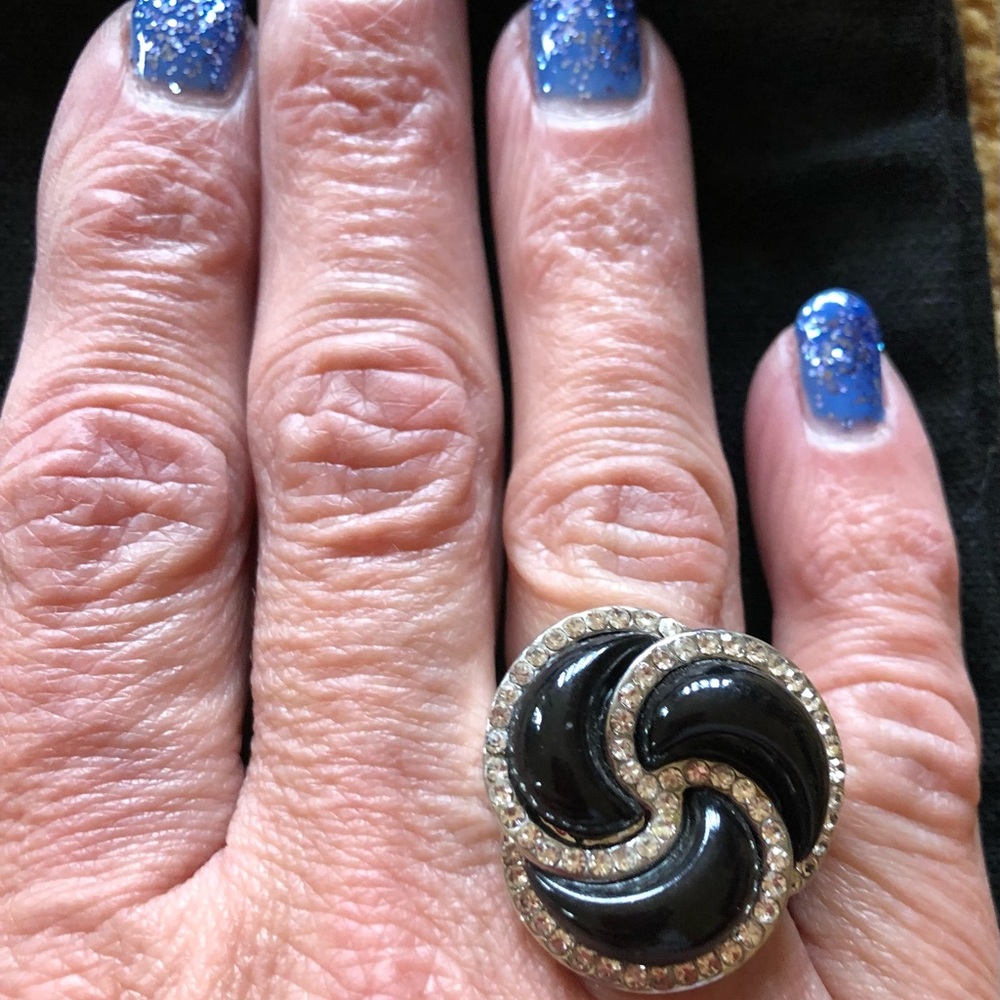 Black “onyx” stone silver toned band